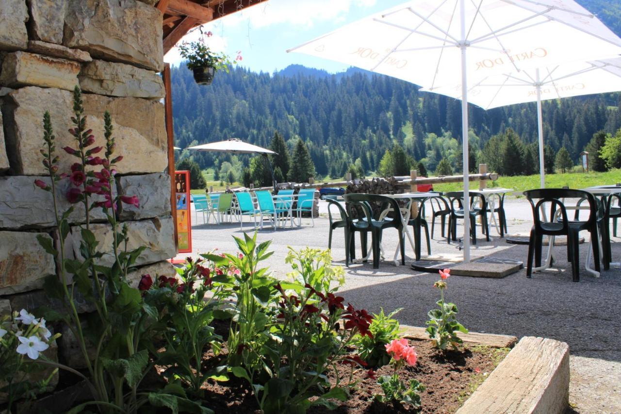 Chalet Hotel Vaccapark Le Praz de Lys Ngoại thất bức ảnh
