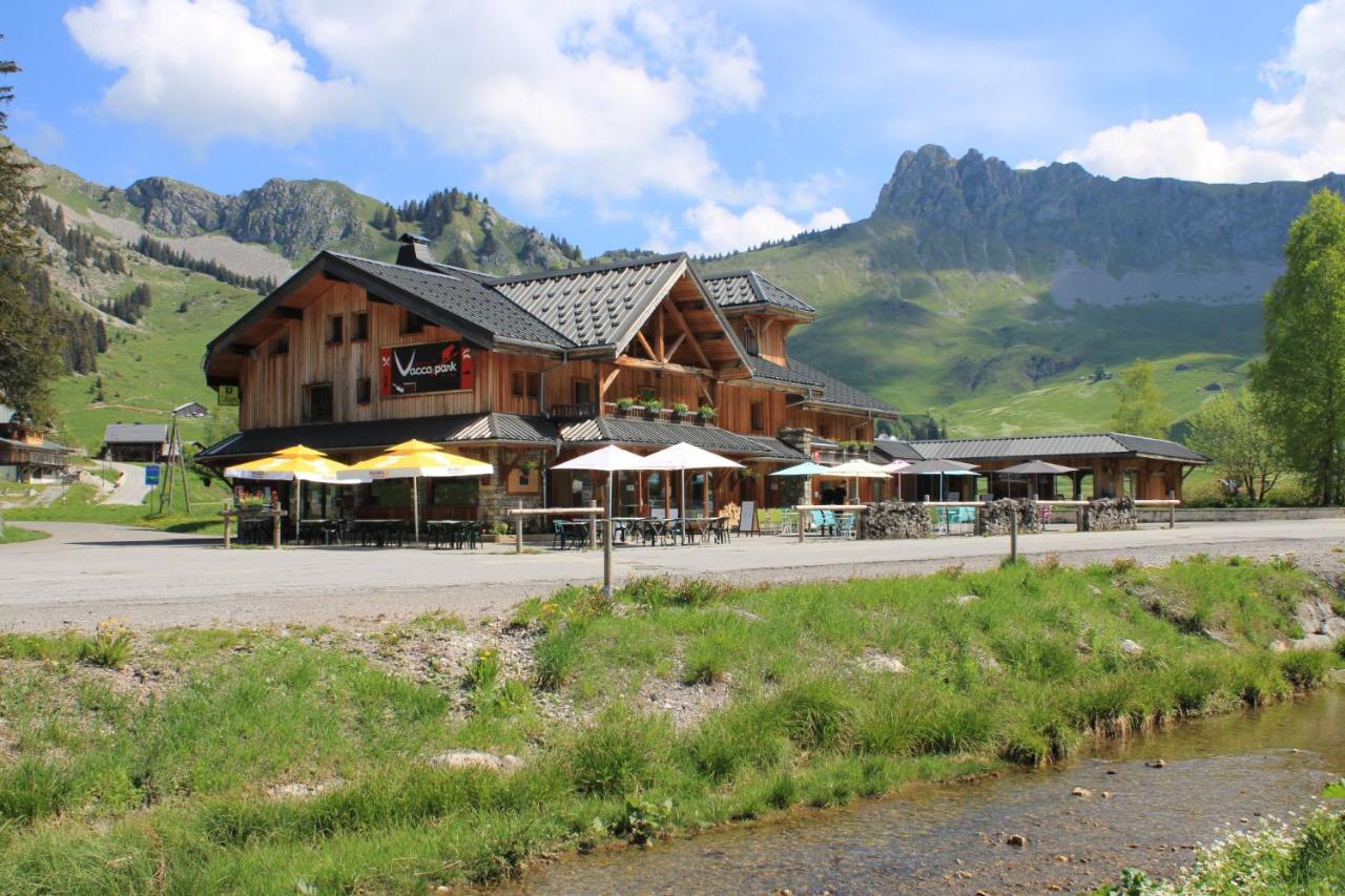 Chalet Hotel Vaccapark Le Praz de Lys Ngoại thất bức ảnh