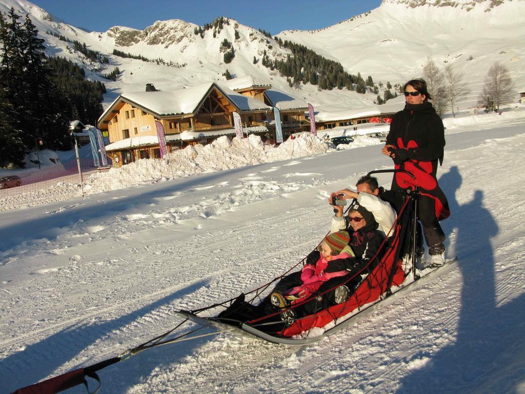 Chalet Hotel Vaccapark Le Praz de Lys Ngoại thất bức ảnh