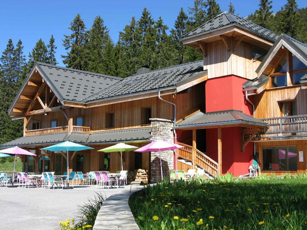 Chalet Hotel Vaccapark Le Praz de Lys Ngoại thất bức ảnh